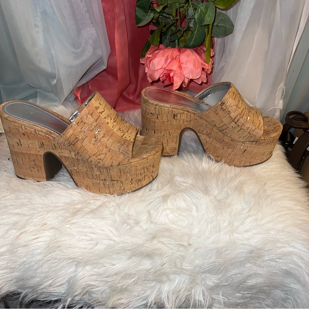 Schutz Dalle Cutout Kork Sandals